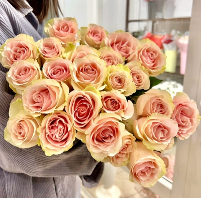Роза Frutetto  - Доставка цветов в Екатеринбурге