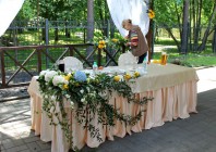 Композиция на стол жениха и невесты