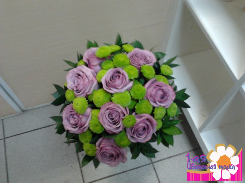 Букет невесты №36 "Beginning..." из розовых роз и зеленых хризантем