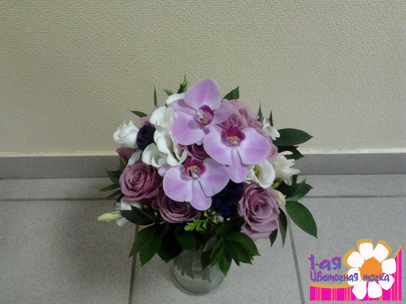 Букет невесты №40 "Аромат восточных пряностей" из роз, эустом и орхидей
