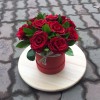 Красные розы в шляпной коробке - Доставка цветов в Екатеринбурге
