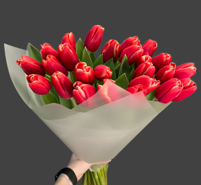 Букет из 25 красных тюльпанов - Доставка цветов в Екатеринбурге