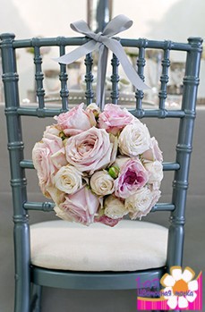 Элемент свадебного оформления стула - Доставка цветов в Екатеринбурге