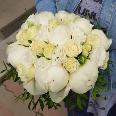 Разговоры о любви: букет невесты с пионами. - Доставка цветов в Екатеринбурге