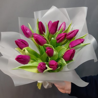 Букет из 15 лиловых тюльпанов - Доставка цветов в Екатеринбурге