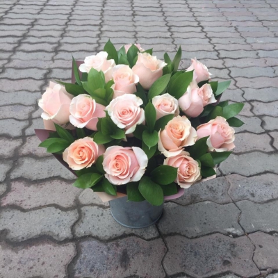 Букет из персиковых роз (Эквадор 50-60см) - Доставка цветов в Екатеринбурге