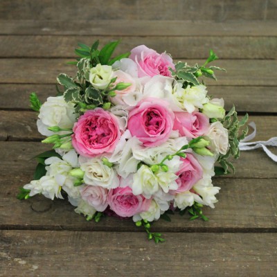 Букет невесты из пионовидных роз и гортензии - Доставка цветов в Екатеринбурге