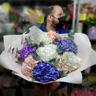 Букет "Наслаждение". Огромный букет гортензий - Доставка цветов в Екатеринбурге