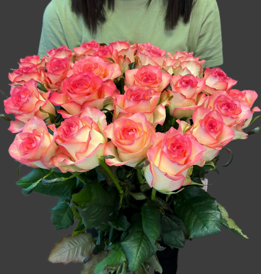 Акция.Букет из 25 Уральских роз (70-80см) - Доставка цветов в Екатеринбурге