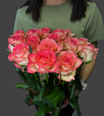 Букет из 15 Уральских роз 80 см - Доставка цветов в Екатеринбурге