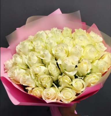СЕРИЯ: МОНО. Букет из 35 белых роз (Кения, 40см) - Доставка цветов в Екатеринбурге