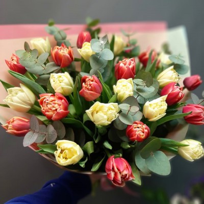 Букет "Весеннее чудо" из пионовидных тюльпанов - Доставка цветов в Екатеринбурге