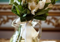 Свадебный букет невесты с белыми тюльпанами