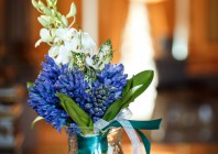 Свадебный букет невесты с синими гиацинтами